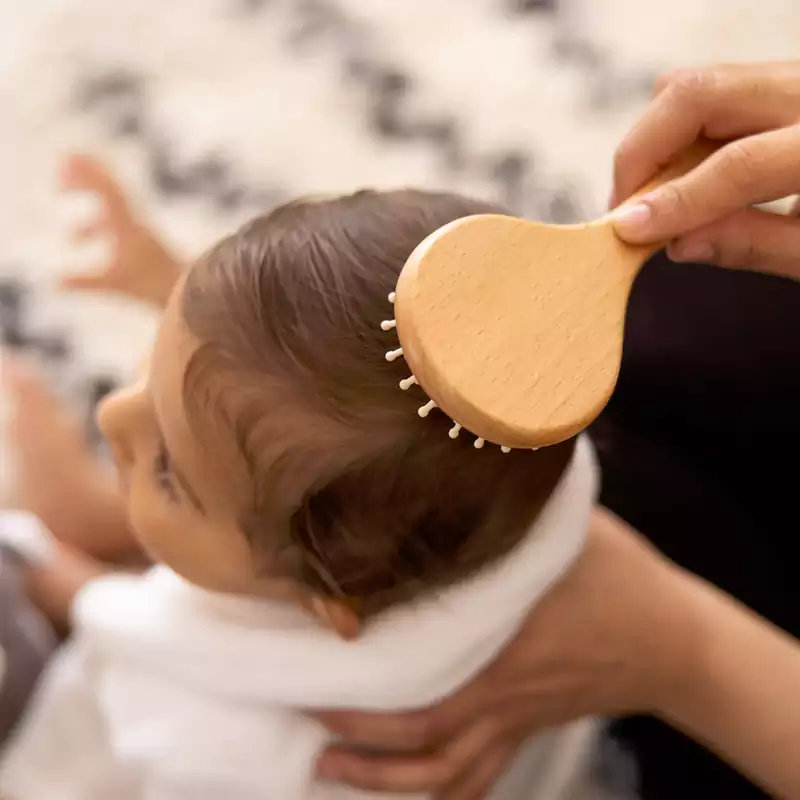 Apakah sikat kayu bayi aman dan terpercaya